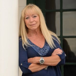 Meet your Posher, Lisa